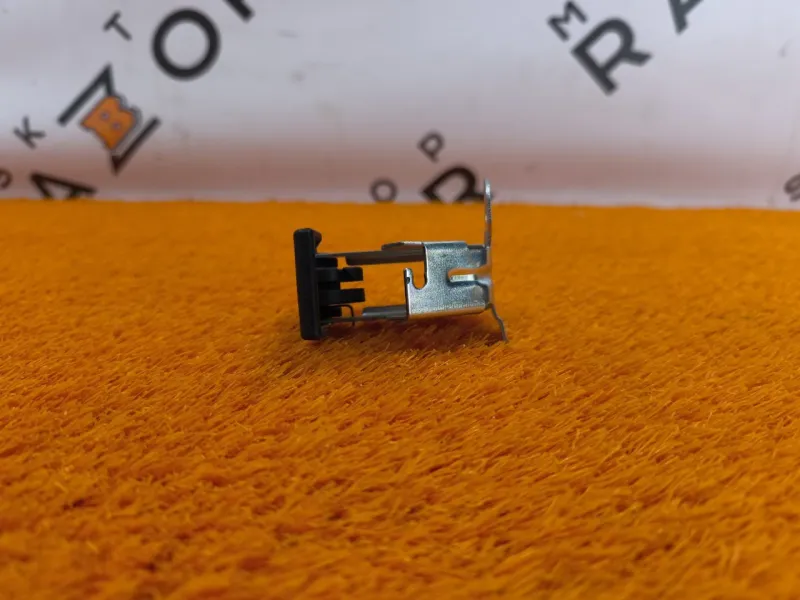 Ручка открывания капота