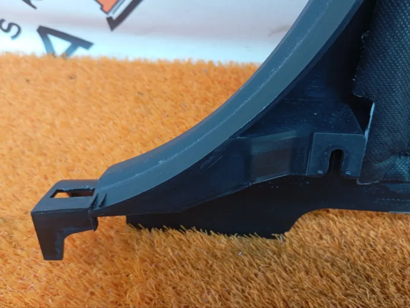 Обшивка центральной стойки