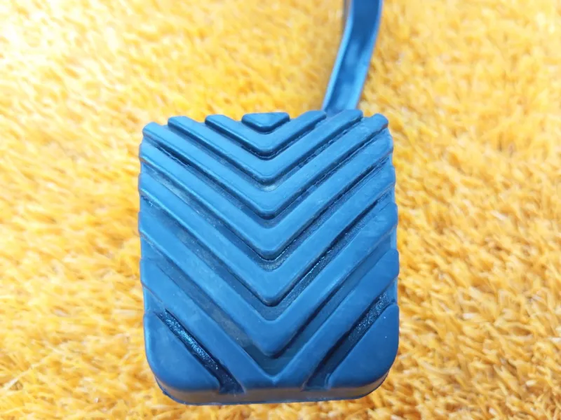 Педаль тормоза