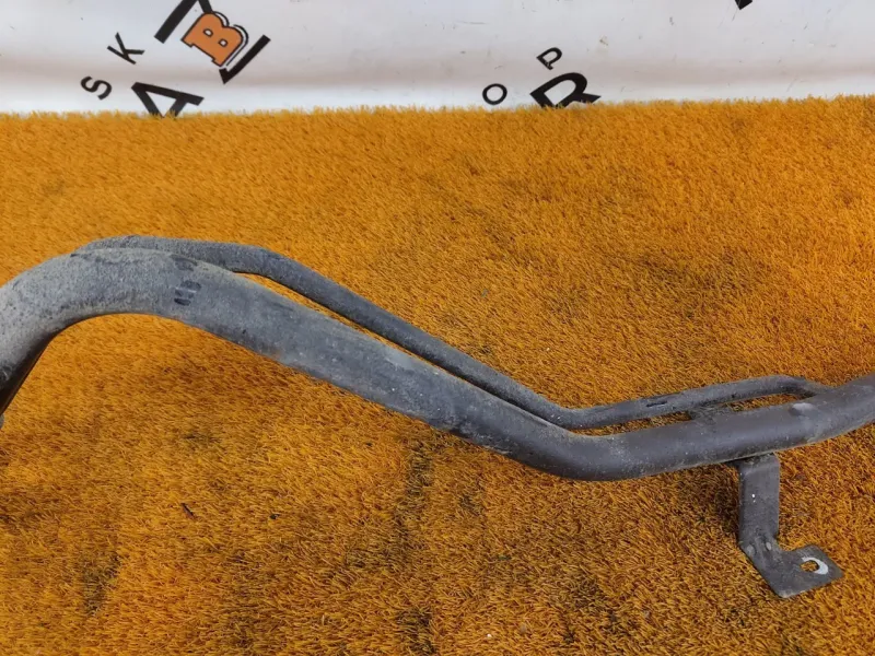 Горловина топливного бака