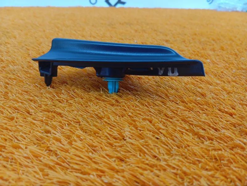 Уголок двери