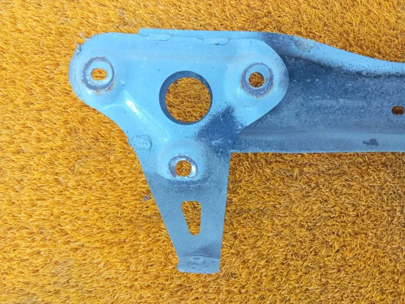 Усилитель бампера