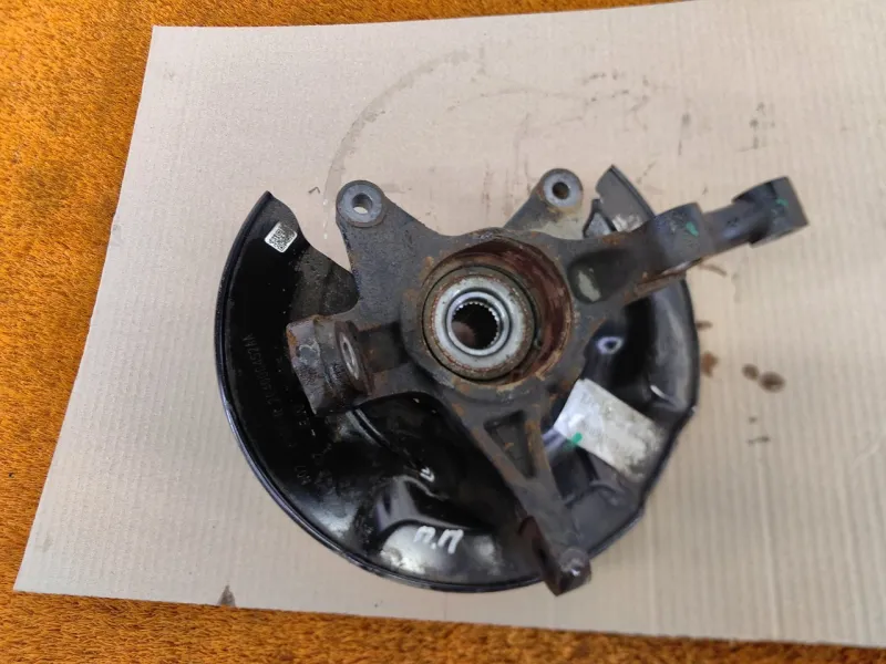 Кулак поворотный