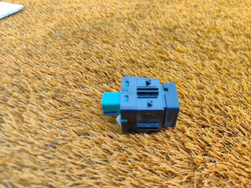 Кнопка обогрева сидений