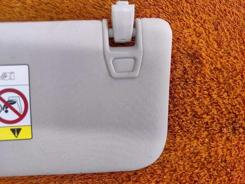 Козырек солнцезащитный