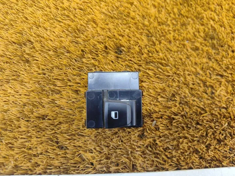 Кнопка стеклоподъемника