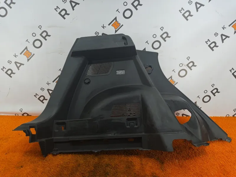 Обшивка багажника