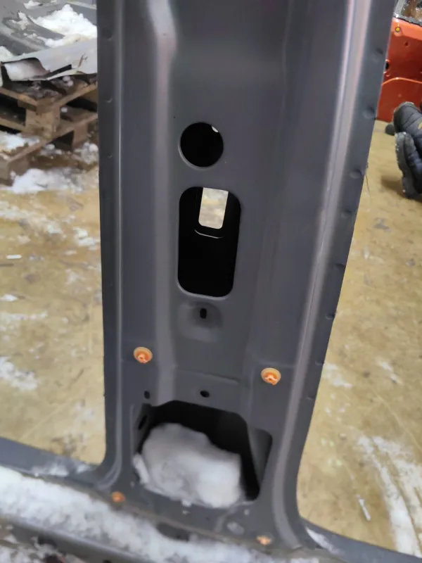 Порог с центральной стойкой