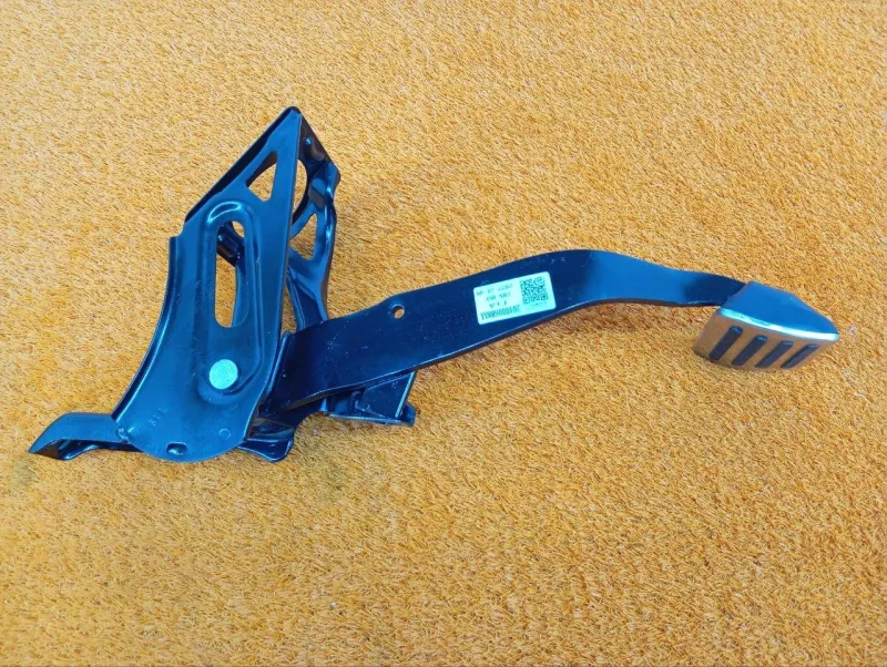 Педаль тормоза