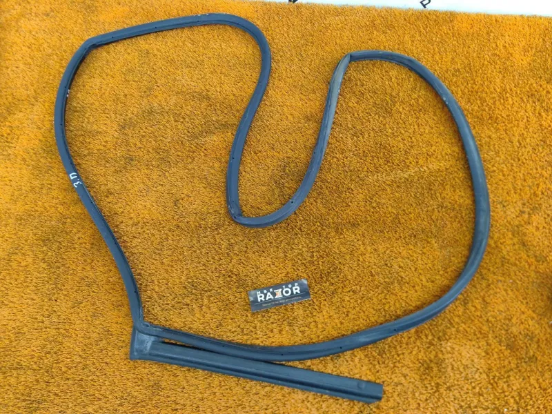 Уплотнитель двери