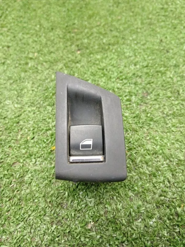 Кнопка стеклоподъемника