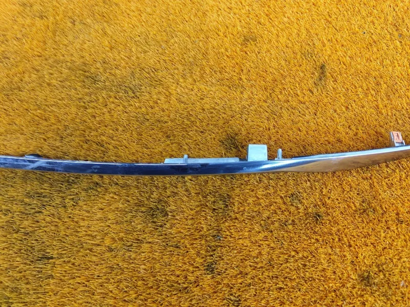 Накладка двери багажника