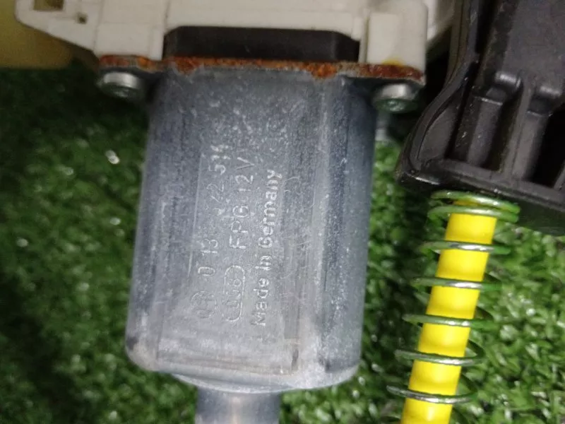 Стеклоподъемник BMW 7-Series 2009 51337182105 F01, передний левый