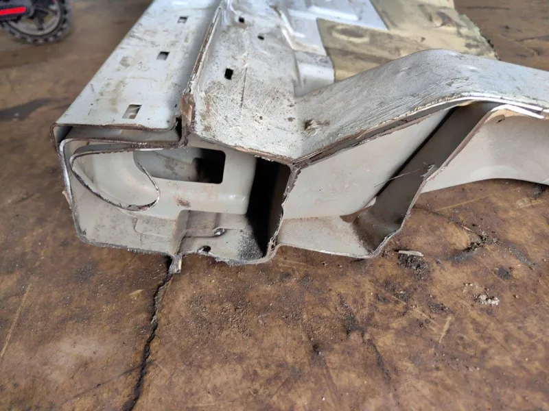 Порог с центральной стойкой