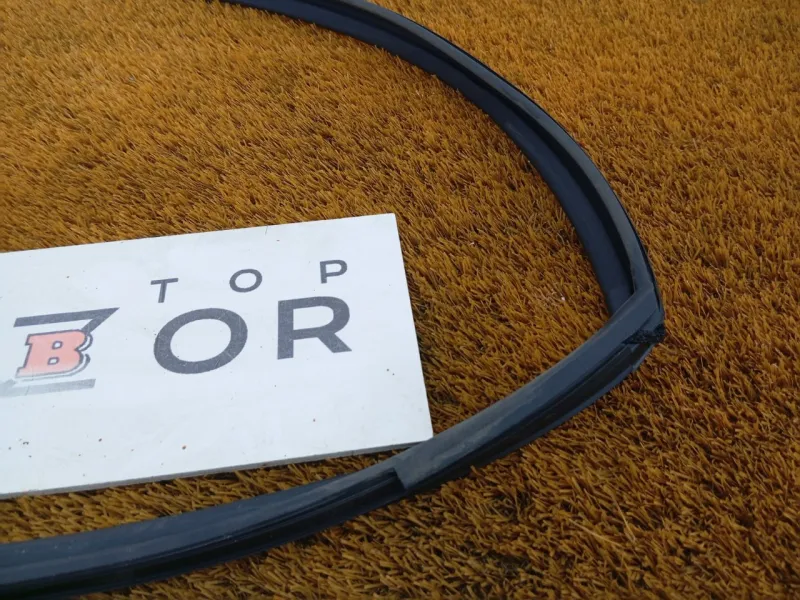 Уплотнитель стекла двери