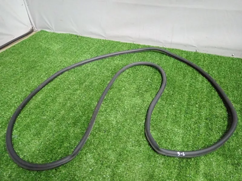 Уплотнитель двери