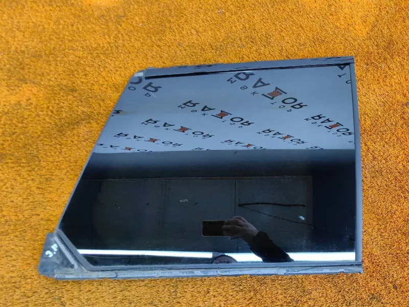 Форточка задняя