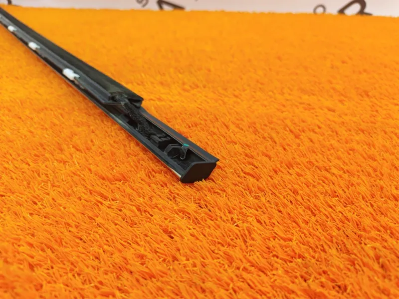 Молдинг стекла