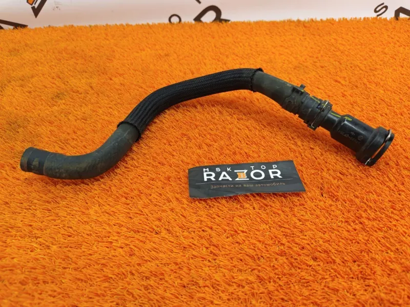 Патрубок системы охлаждения