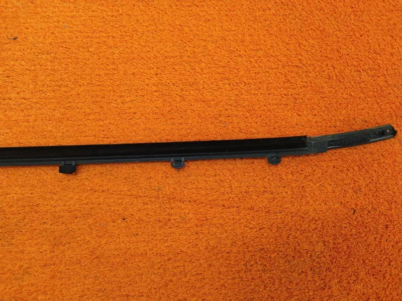 Молдинг стекла