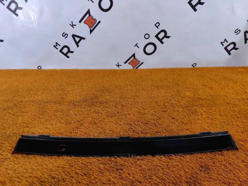 Накладка крышки багажника