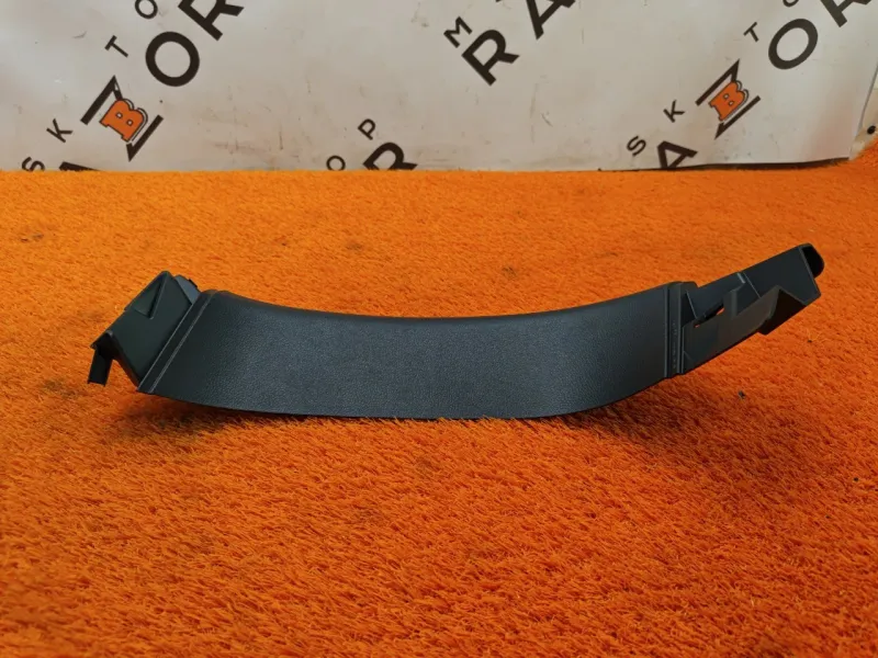 Обшивка двери багажника