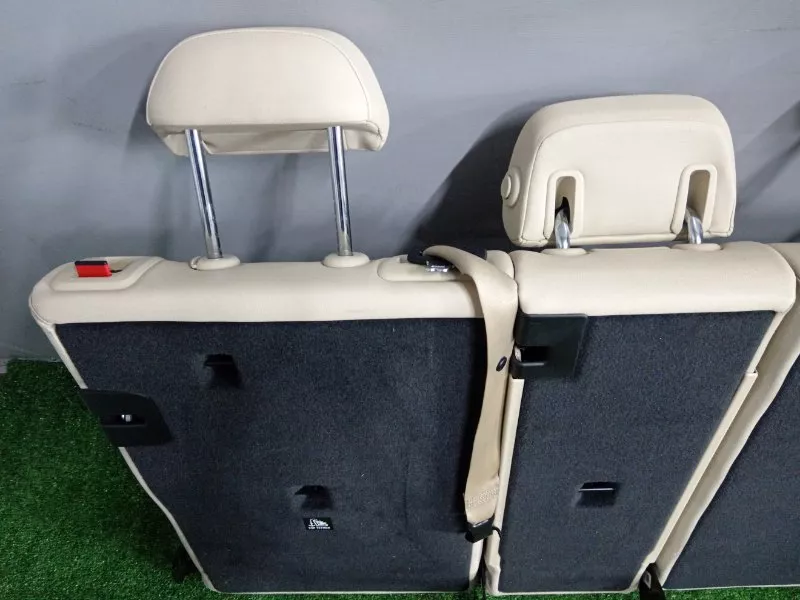 Спинка сиденья