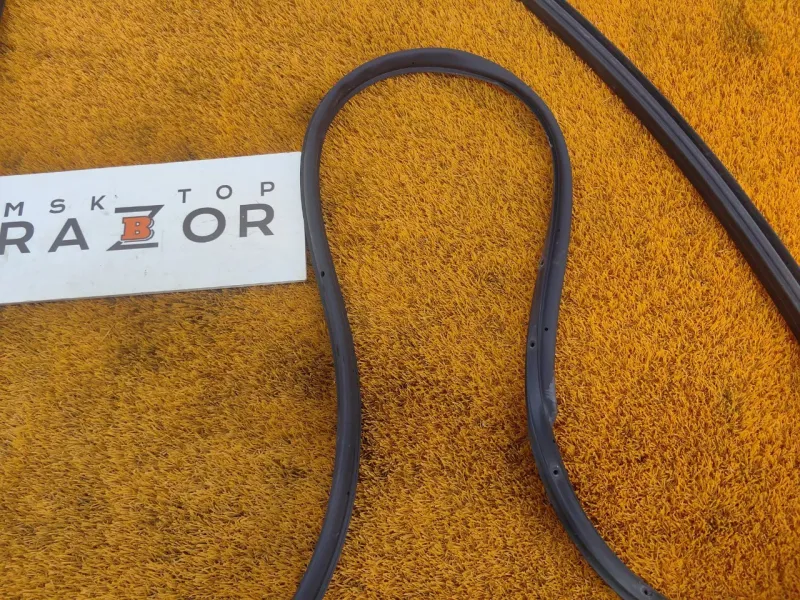 Уплотнитель двери