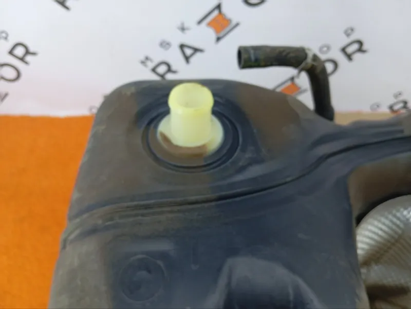 Бак топливный