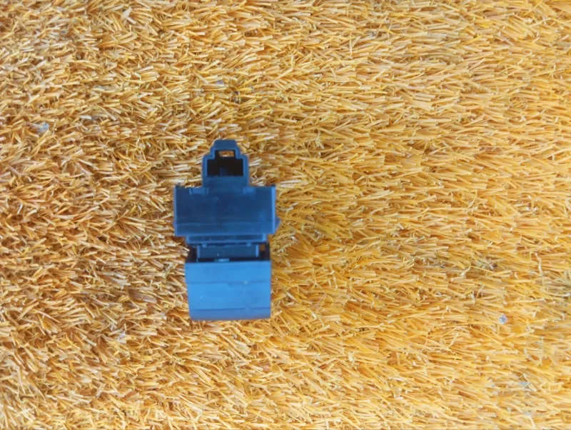 Кнопка стеклоподъемника