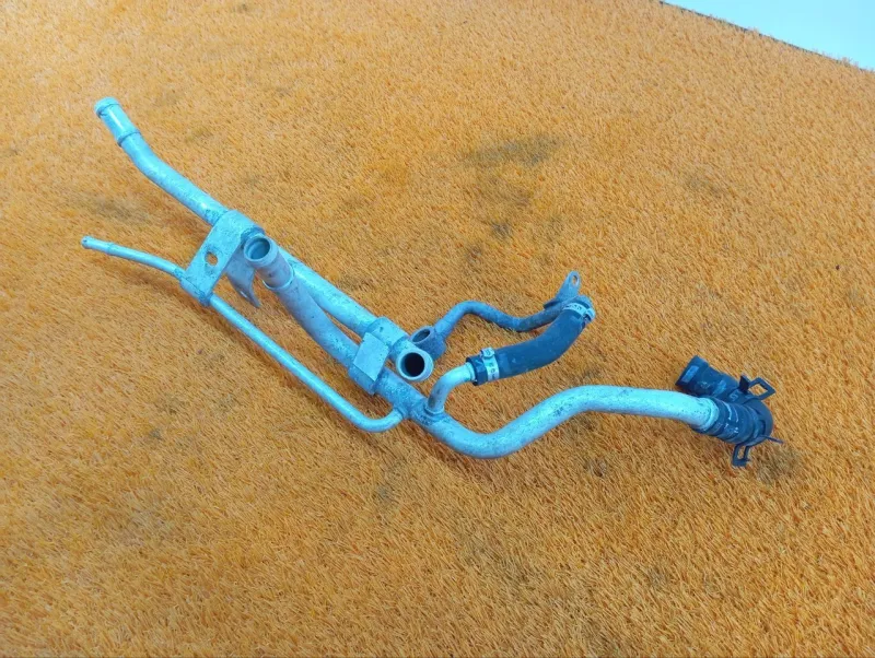 Трубка системы охлаждения