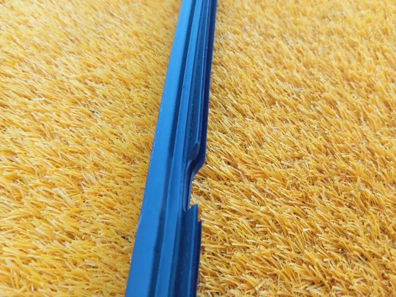 Уплотнитель стекла двери