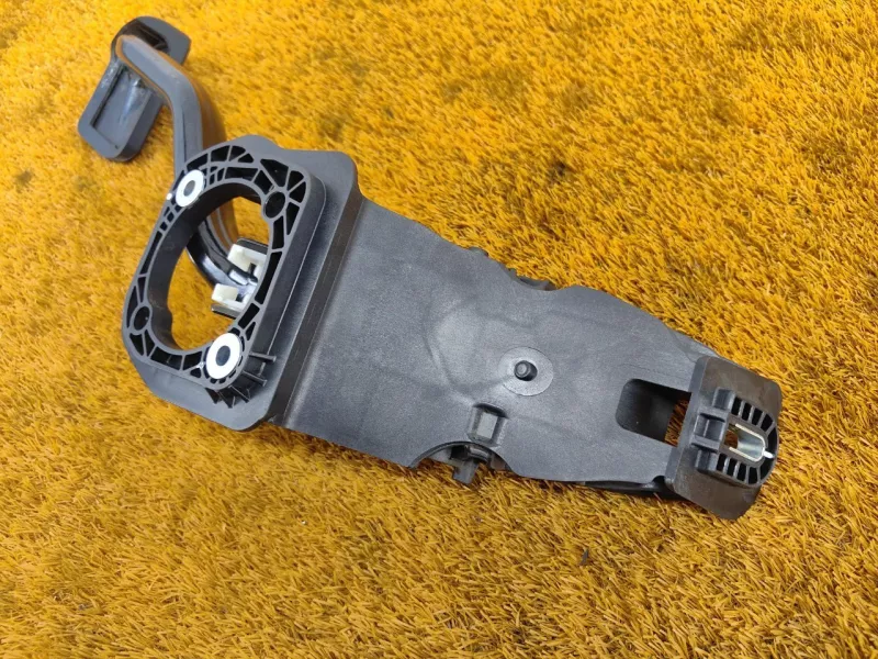 Педаль тормоза