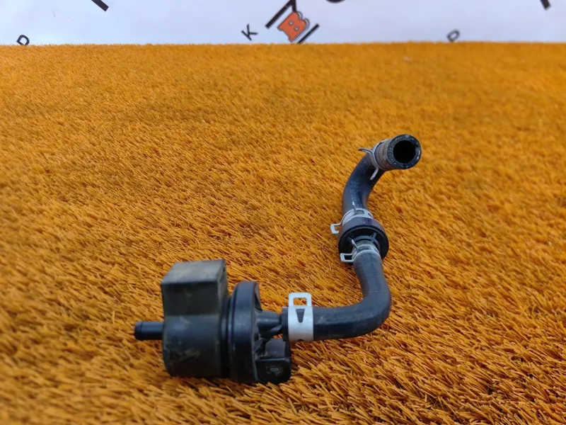 Клапан вентиляции топливного бака