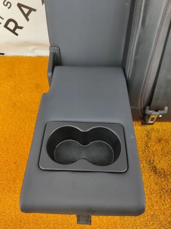 Спинка сиденья