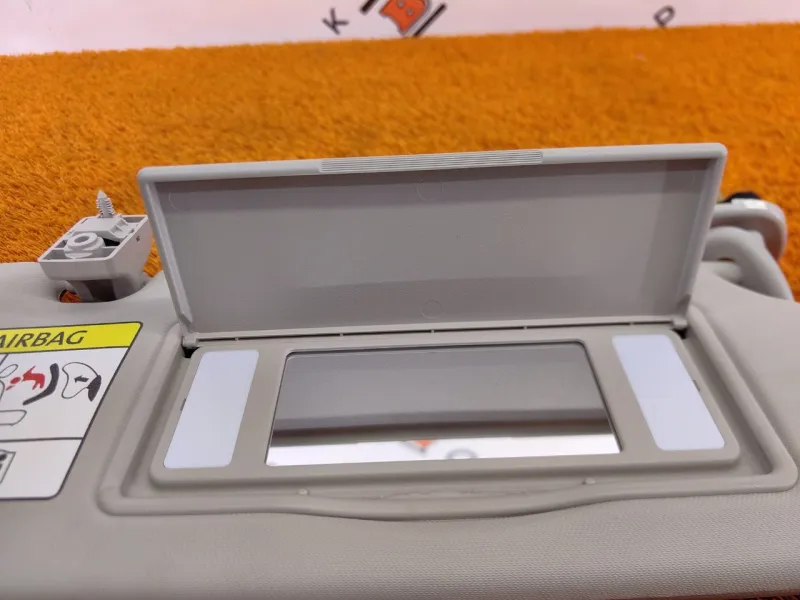 Козырек солнцезащитный