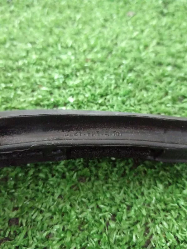 Уплотнитель двери