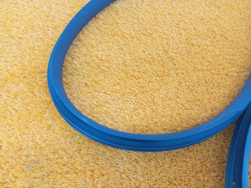 Уплотнитель проема двери