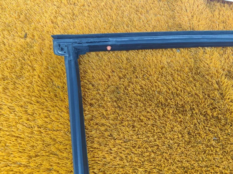 Уплотнитель двери