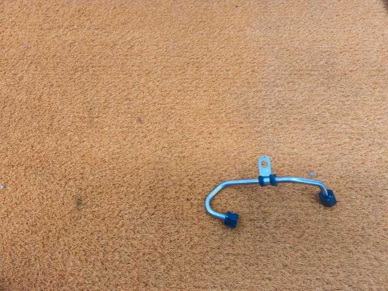 Трубка топливная