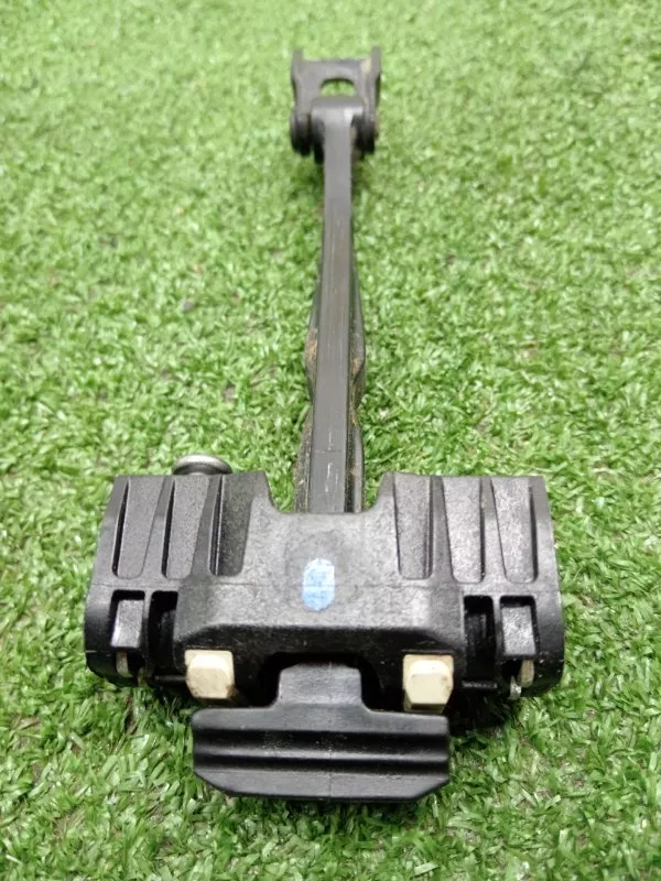 Ограничитель двери