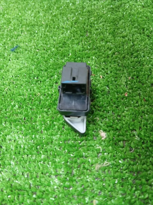 Кнопка центрального замка