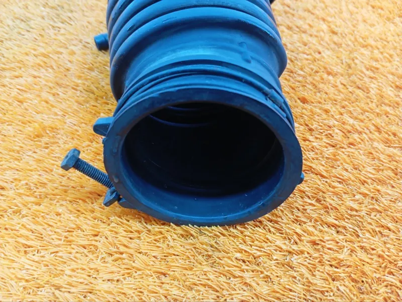 Патрубок воздушного фильтра