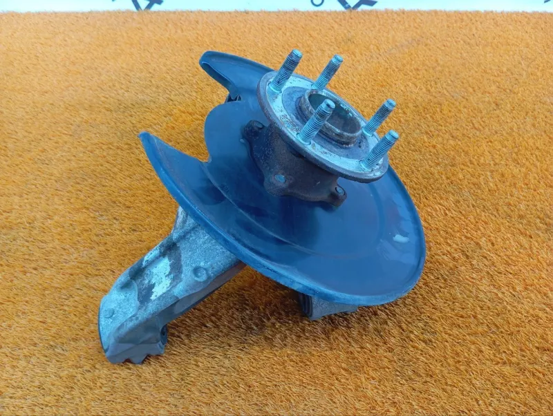 Кулак поворотный