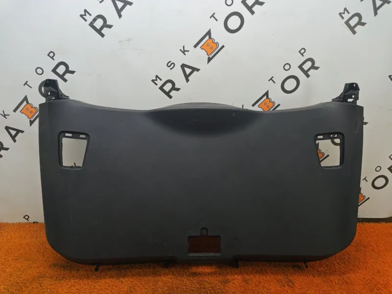 Обшивка двери багажника