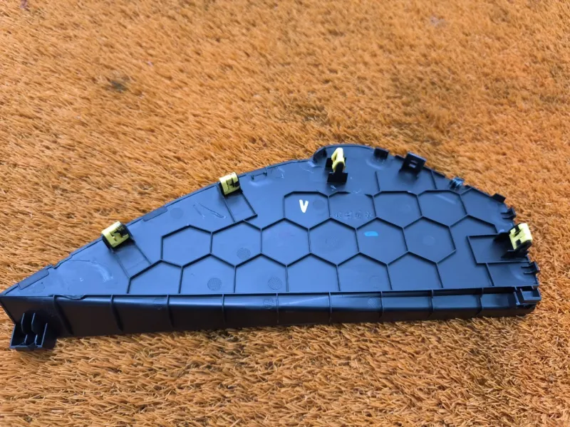 Накладка на торпедо