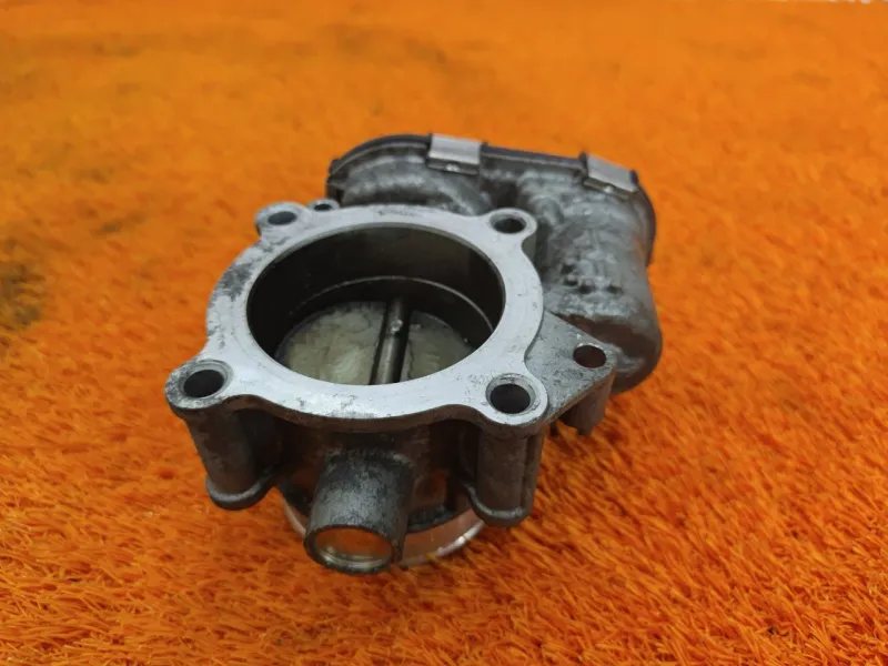 Дроссельная заслонка