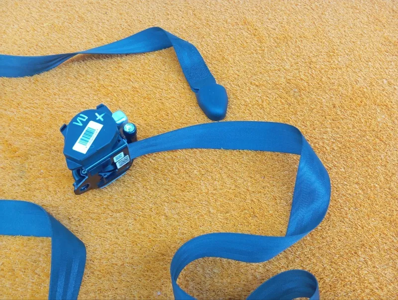 Ремень безопасности