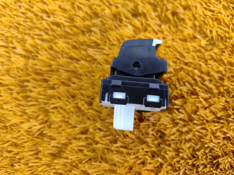 Кнопка стеклоподъемника