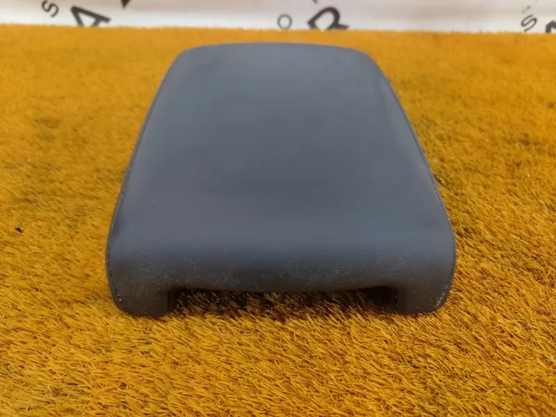 Подлокотник